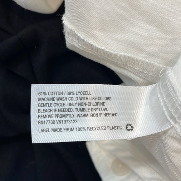 Universal Thread White Collared Button Down - Picture 4 of 4